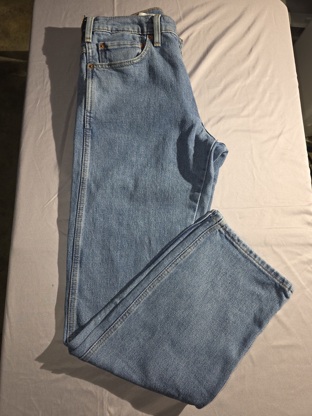 Levi's Light/Medium Wash Blue Relaxed Fit Men's Jeans